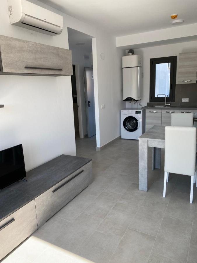 Apartamentos Giuliano Емпуриабрава Екстериор снимка