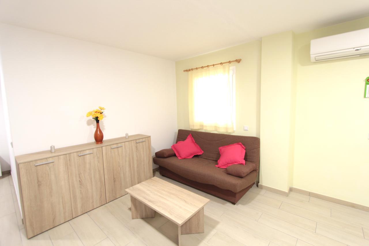 Apartamentos Giuliano Емпуриабрава Екстериор снимка
