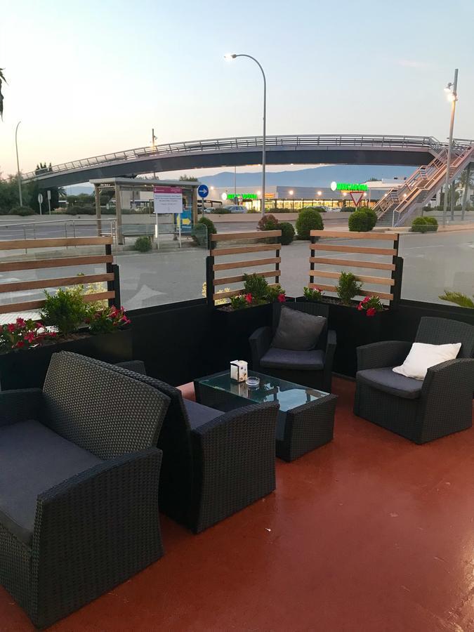 Apartamentos Giuliano Емпуриабрава Екстериор снимка