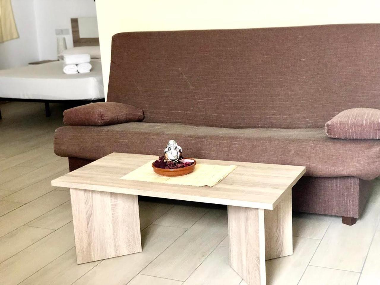 Apartamentos Giuliano Емпуриабрава Екстериор снимка