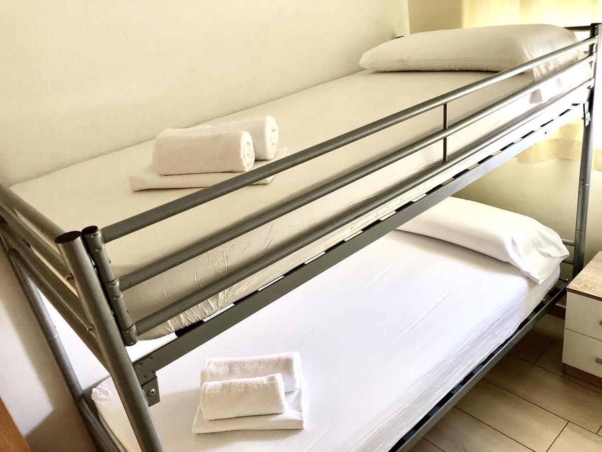 Apartamentos Giuliano Емпуриабрава Екстериор снимка