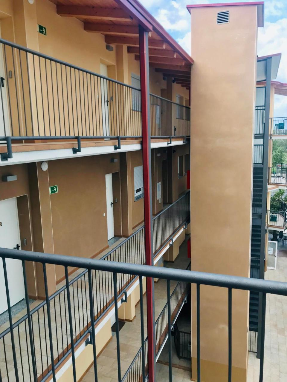 Apartamentos Giuliano Емпуриабрава Екстериор снимка