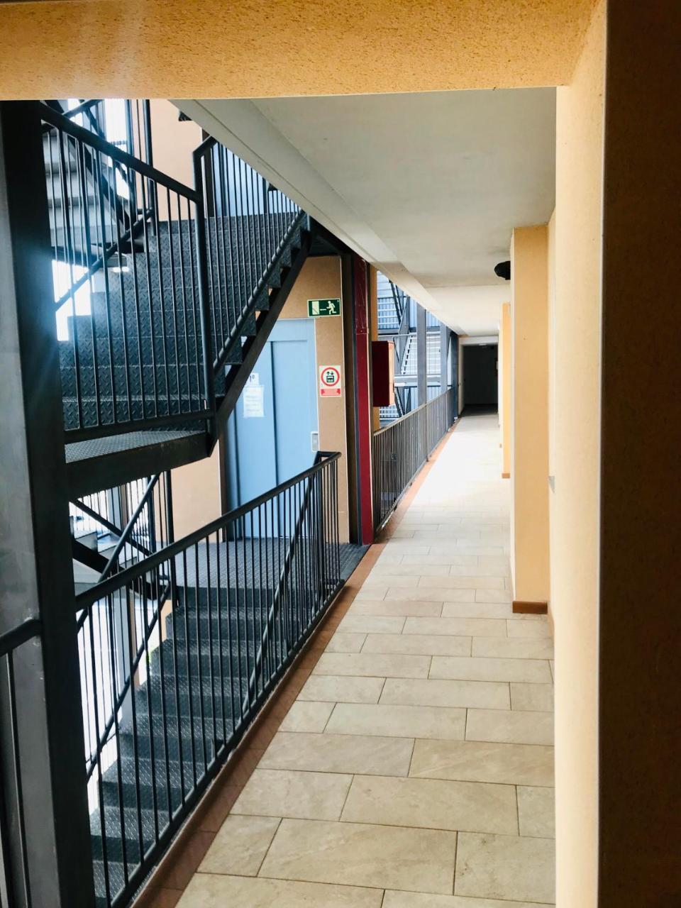 Apartamentos Giuliano Емпуриабрава Екстериор снимка